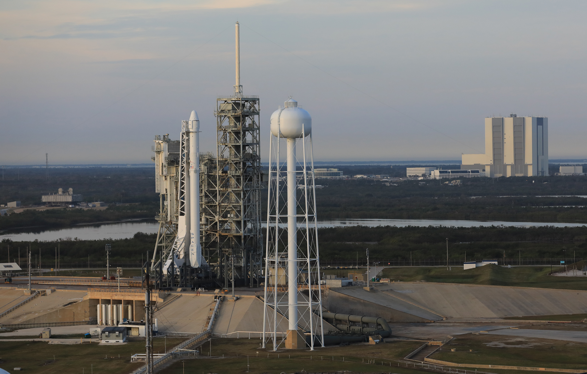 SpaceX to Make 2nd Launch Attempt from Historic NASA Pad Today: Watch Live